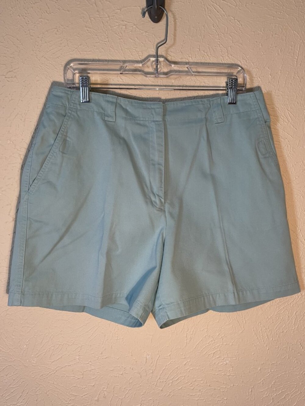Jones of New York light Green cotton shorts, size 12